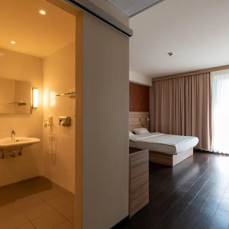 Star G Premium Domagkstrasse 3*